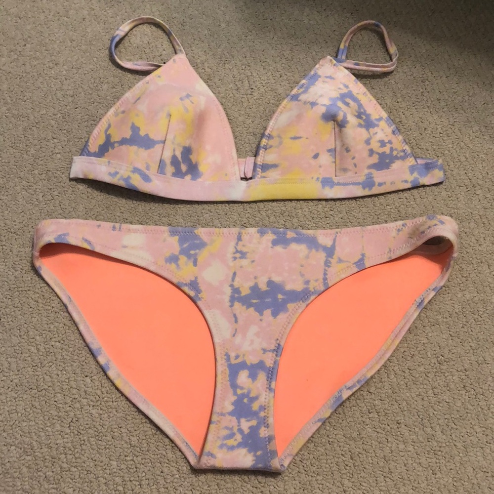 Tie die triangl bathing suit